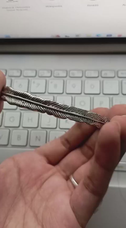 Vintage Worn🪶 Feather Style Cuff Bracelet|1012019